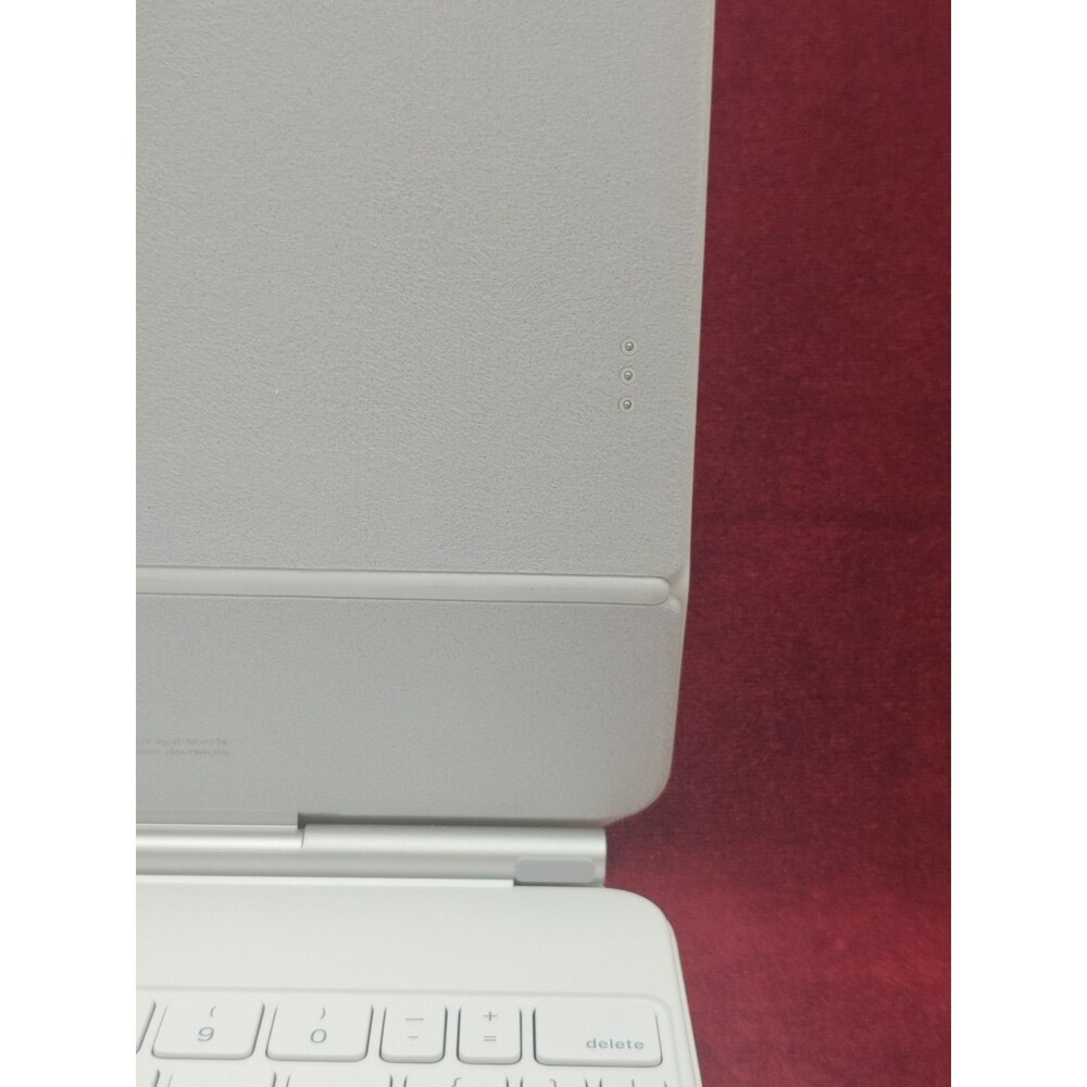 Apple Magic Keyboard White for iPad Pro 11" (model A2261) Tested - Picture 9 of 14